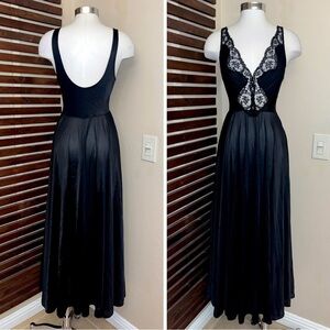 OLGA 1970s 70s Vintage Black Lace Maxi Nightgown Slip Full Skirt Dress Lingerie